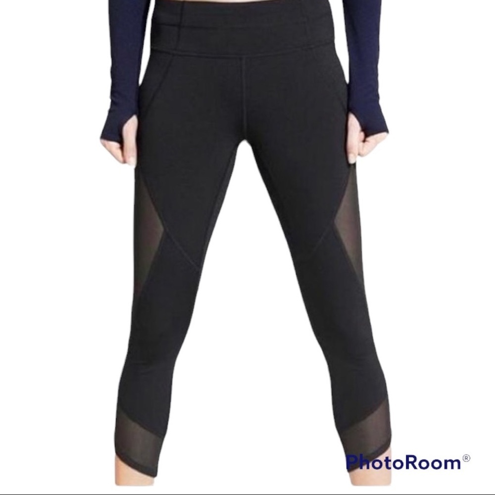 Athleta Black Aura Sonar Capri Leggings